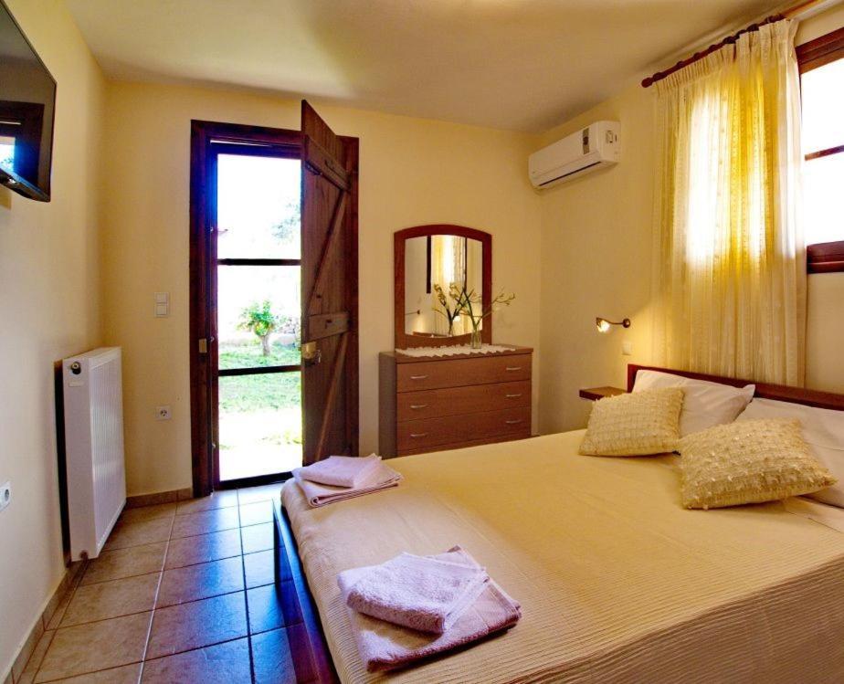 Villa Maragoudi Arménoi 外观 照片