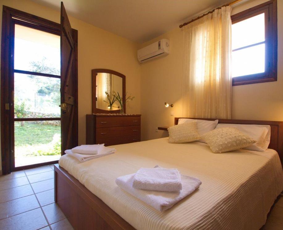 Villa Maragoudi Arménoi 外观 照片
